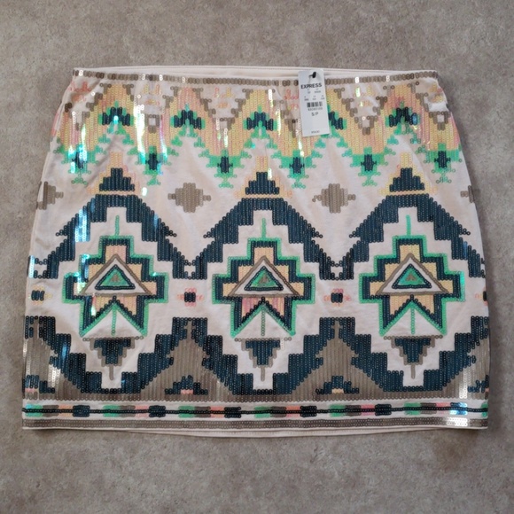 Express Dresses & Skirts - BNWT! Express sequined mini skirt. Small 💕 🆕